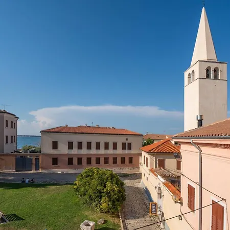 In By Old Town & Waterfront Apartment Poreč