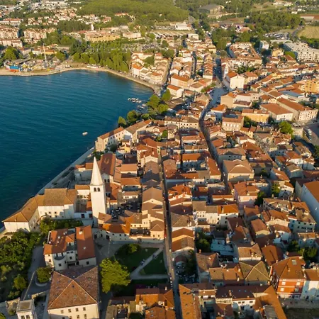 In By Old Town & Waterfront *