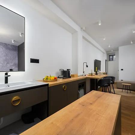 In By Old Town & Waterfront *