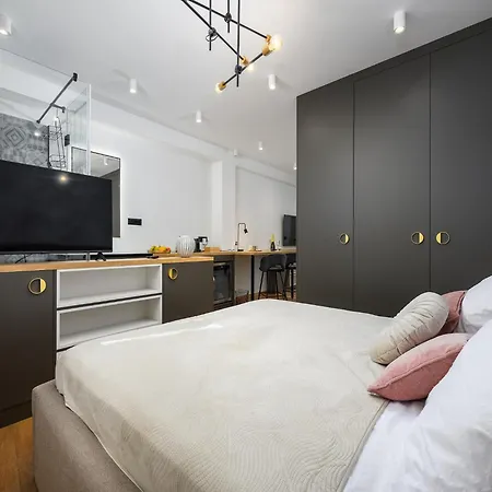 Апартаменти In By Old Town & Waterfront *