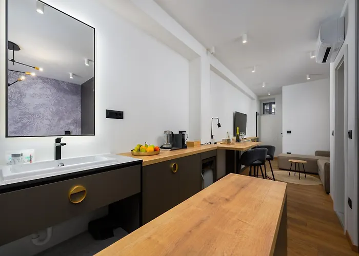 In By Old Town & Waterfront *